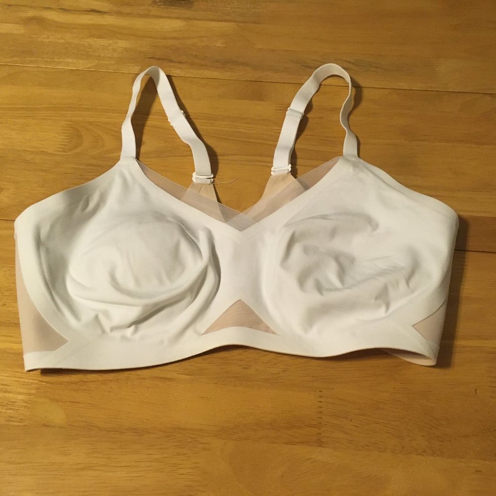 Nearly new Honeylove wireless bra